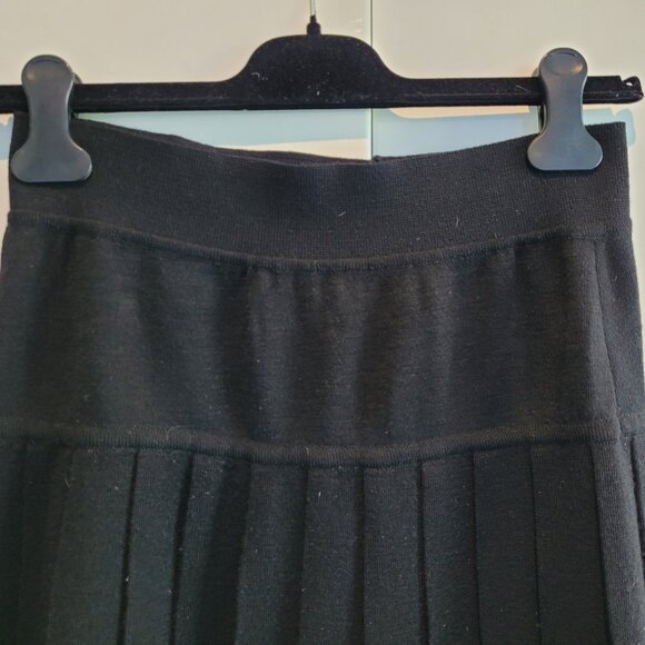 Vintage 90s Drop-Waist Wool Midi Pleated Skirt in Black Andrea Jovine Size M - Picture 3 of 5